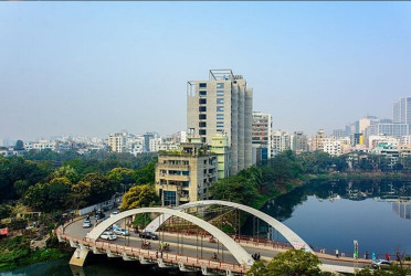 Dhaka’s air ‘unhealthy for sensitive groups’ this morning