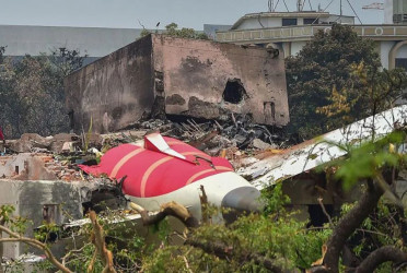 Cockpit audio deepens the mystery of Air India crash
