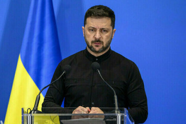 Zelensky threatens 'long-range strikes' in Russia amid renewed US military aid