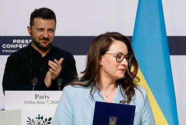 Ukraine's Zelensky proposes PM as new defence minister
