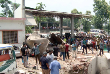 Man killed, 20 hurt in tanker blast at LPG filling station in Rangpur