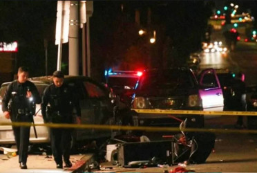 28 injured in US after vehicle driven into crowd