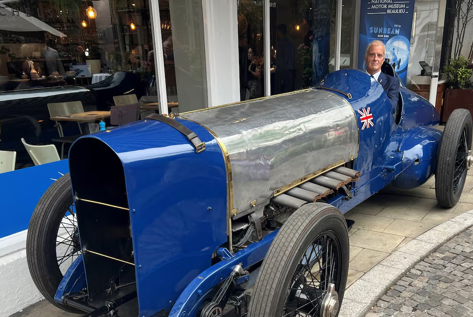 World's first 150mph car returns to beach where it broke record