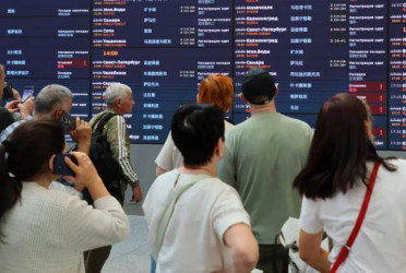 Moscow airports closed after Ukraine drone attacks