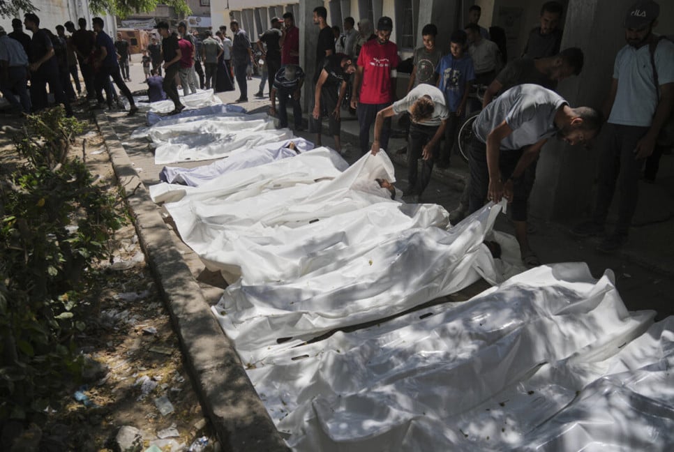 85 Palestinians seeking aid are killed in Gaza