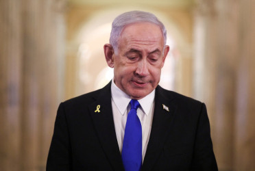 Netanyahu suffers food poisoning
