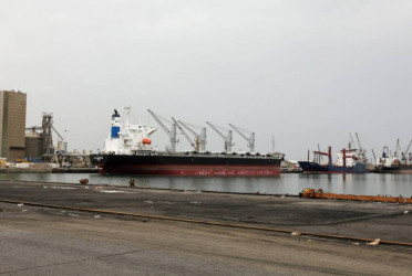 Israeli warplanes conduct series of airstrikes on Yemen’s port