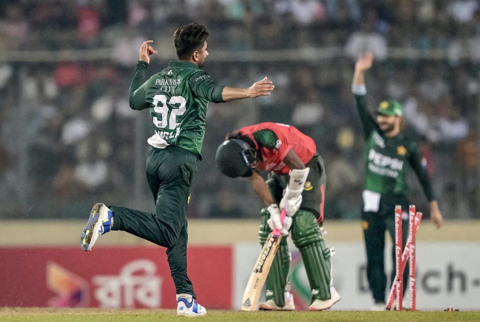 Bangladesh crushed to Pakistan in last T20I by 74 runs