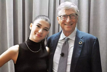 Bill Gates works as customer support in her daughter’s company