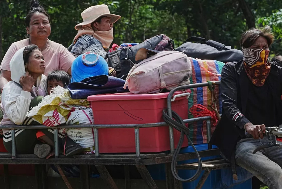 Tens of thousands displaced as Thailand-Cambodia border clashes escalate