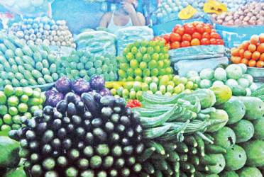 Vegetable prices remain stable, Hilsa gets slightly cheaper