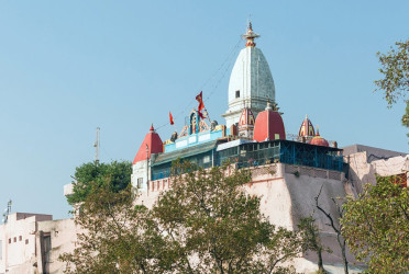 Six die in stampede at Indian temple