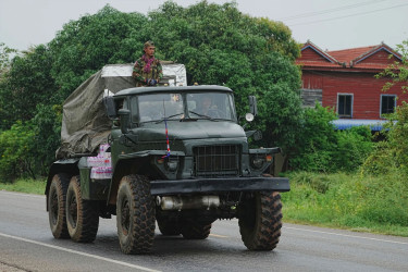 Thailand, Cambodia agree to ceasefire talks after Trump mediation; border clashes continue