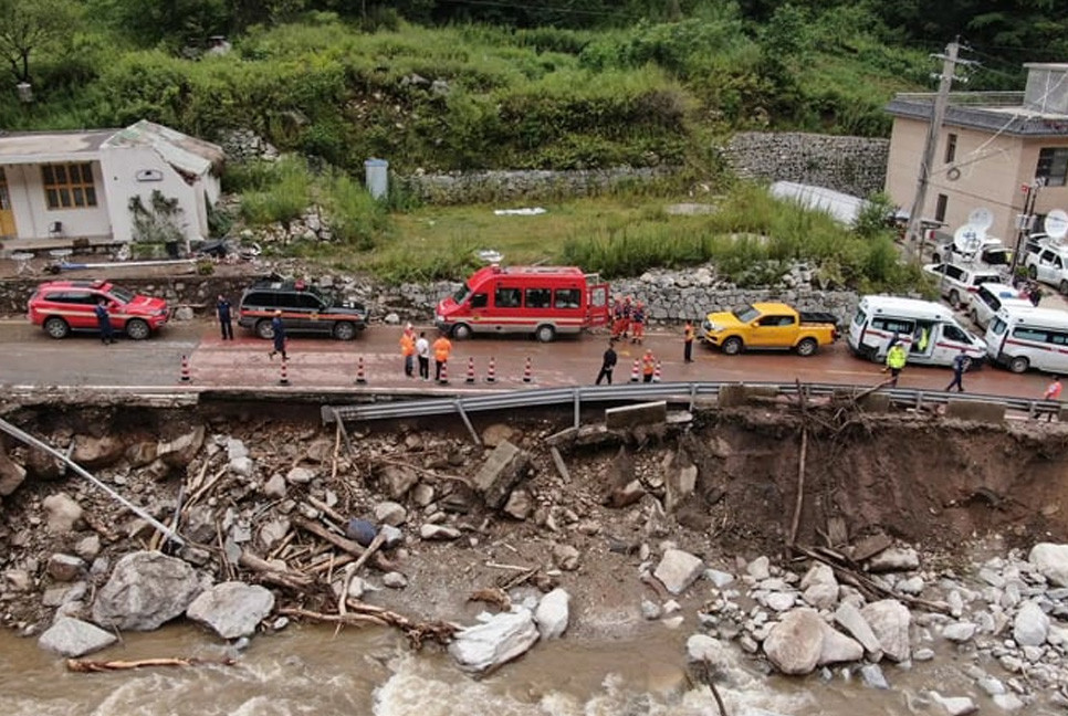 4 dead, 8 missing in north China landslide