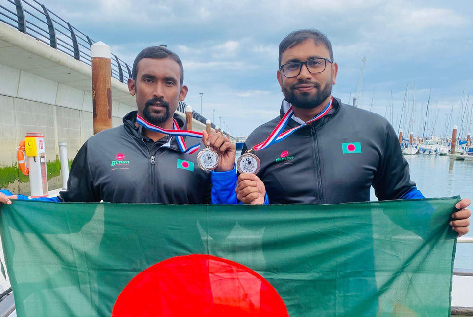 Sagor,Himel first Bangladeshis to cross English Channel in 37 years