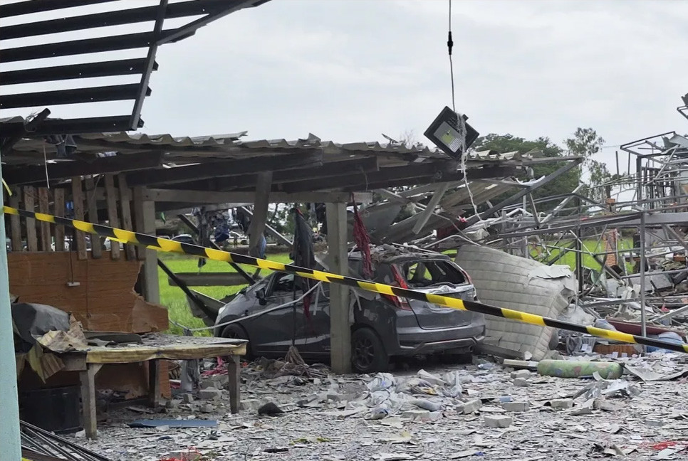 Fireworks factory blast kills 9 in central Thailand