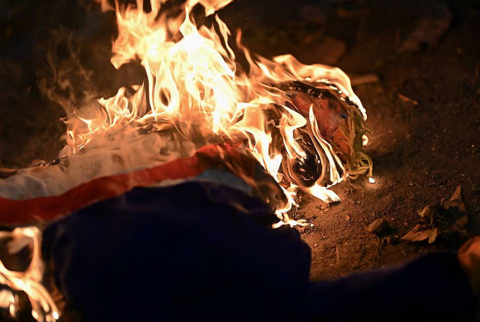 Tariff issue: Brazilians burn Trump effigies