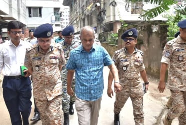 Martyrs buried in Rayerbazar to be identified: Home Adviser