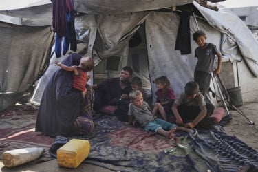 Israeli forces kill 23 Palestinians near aid sites as Gaza hunger crisis deepens