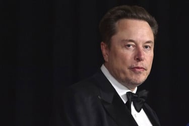 Tesla awards Elon Musk $29B stock amid growing controversy