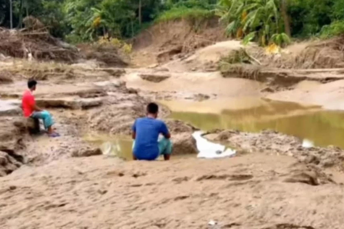 Feni faces renewed flood threat as embankment repairs stall