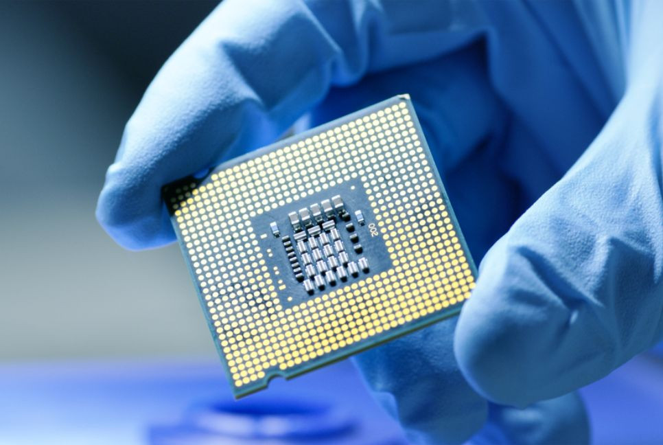 Trump mulls imposing 100% tariff on chipmakers not producing in US
