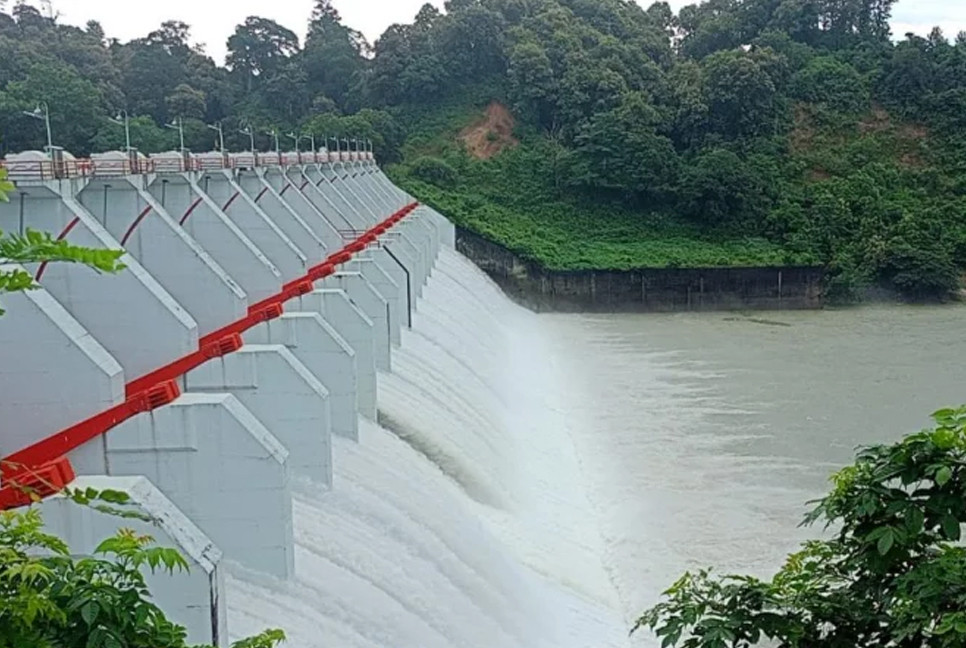 Ferry services halted at Chandraghona as Kaptai Lake water levels surge