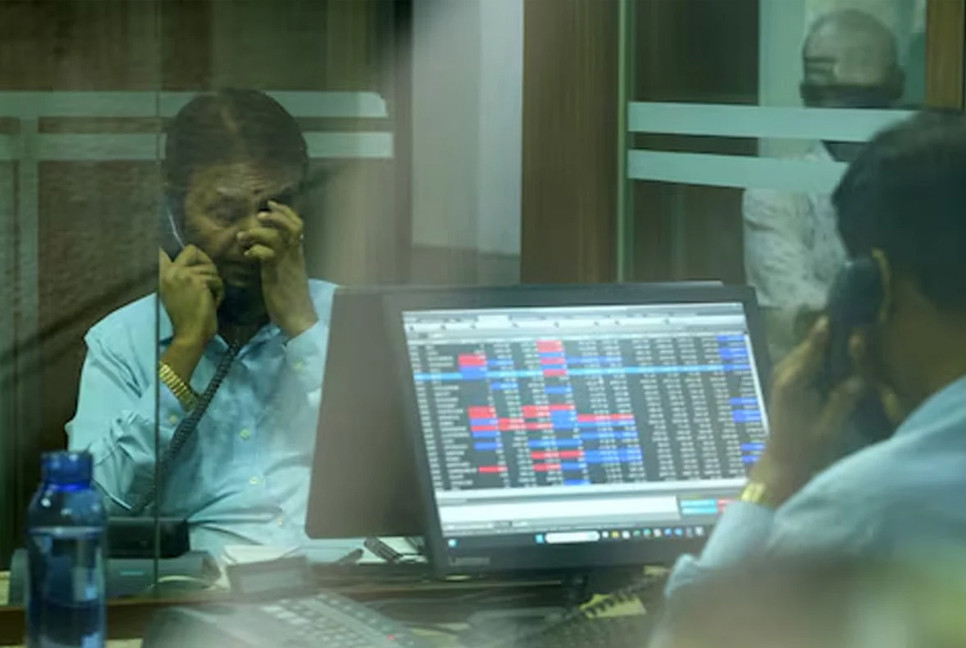 Indian shares fall after Trump doubles tariff
