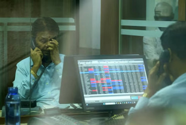 Indian shares fall after Trump doubles tariff