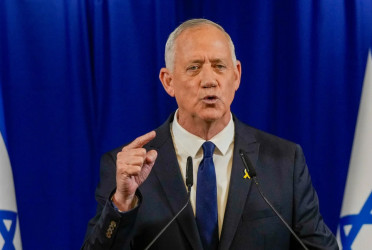 Israel must accept permanent ceasefire in alternative plan: Gantz
