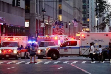 Three hurt in New York Times Square shooting