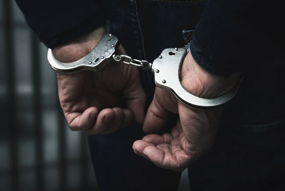 Six jailed in Dubai for posing as cops, robbing businessman