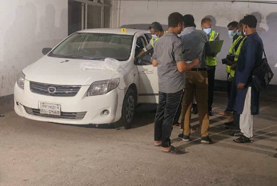 Two bodies recovered from car in city