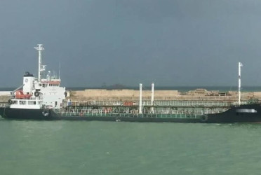 Iran seizes oil tanker in Persian Gulf, 17 arrested