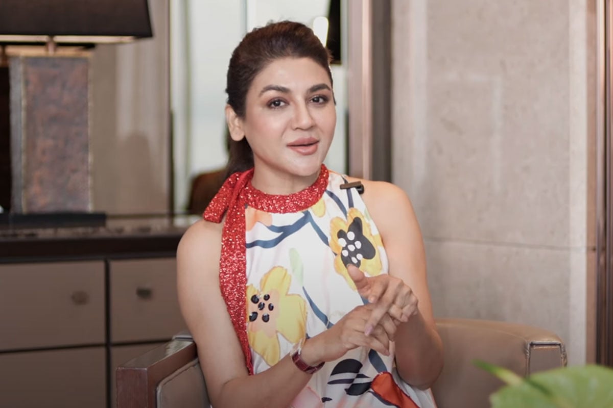 'We've been together for a long time, Jaya finally confesses her love