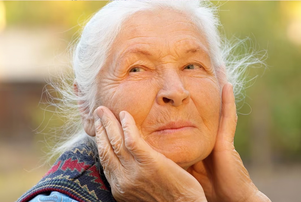 Why wrinkles form with age? Scientists reveal!