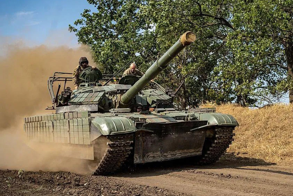 Ukraine's border must not be changed by force