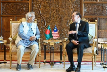 Yunus, Malaysian PM hold bilateral talks in Putrajaya