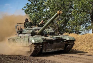 Ukraine's border must not be changed by force