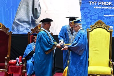 Prof Yunus honoured with UKM’s Doctorate for pioneering social business