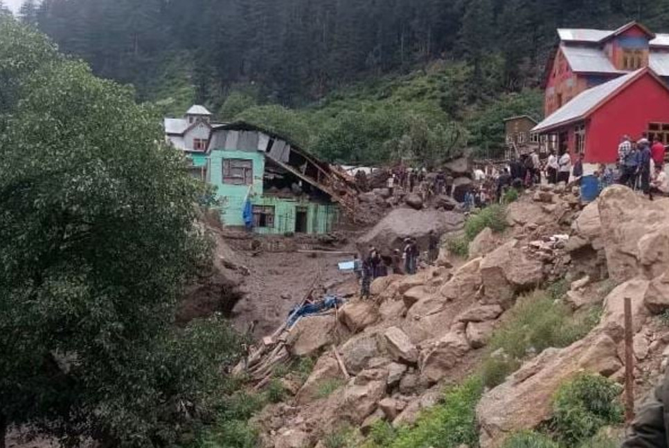 At least 34 killed in Indian Kashmir flood: govt official