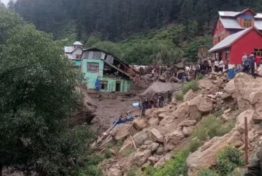 At least 34 killed in Indian Kashmir flood: govt official