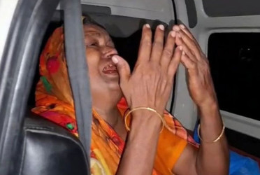 Newborn dies as syndicate holds up ambulance in Shariatpur