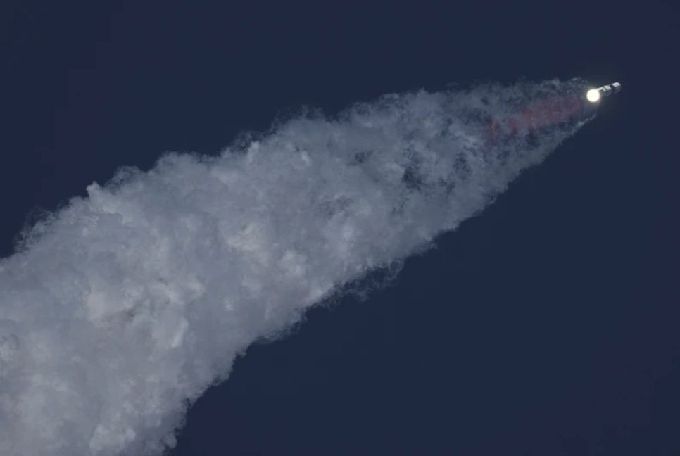 SpaceX’s eight dummy satellites splash down into Indian Ocean