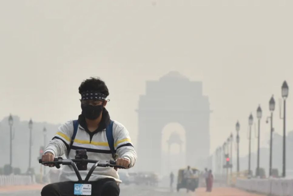 Delhi people losing 8.2 years of life to air pollution: Report