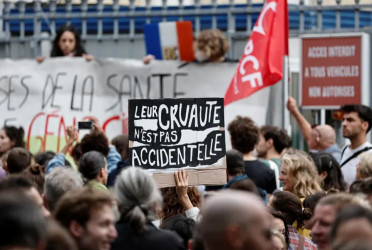 Hundreds arrested as ‘Block Everything’ protests grip France