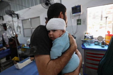 1st group of sick, injured Gaza children headed to UK for medical treatment