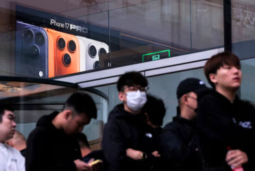 Apple's iPhone 17 launch draws hundreds in long queue at its Beijing store