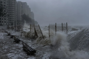 Super Typhoon Ragasa lashes Hong Kong, death toll climbs in Taiwan