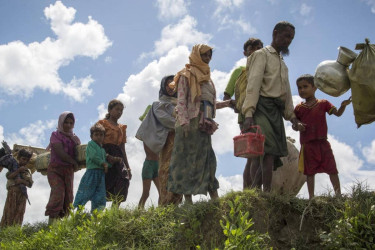 Prof Yunus warns of Rohingya children growing up as "angry young people"